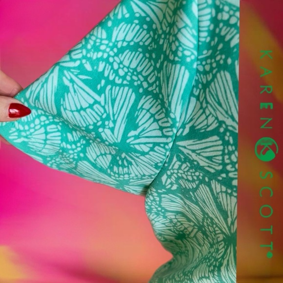 Women's Green Patterned Top - Picture 6 of 10